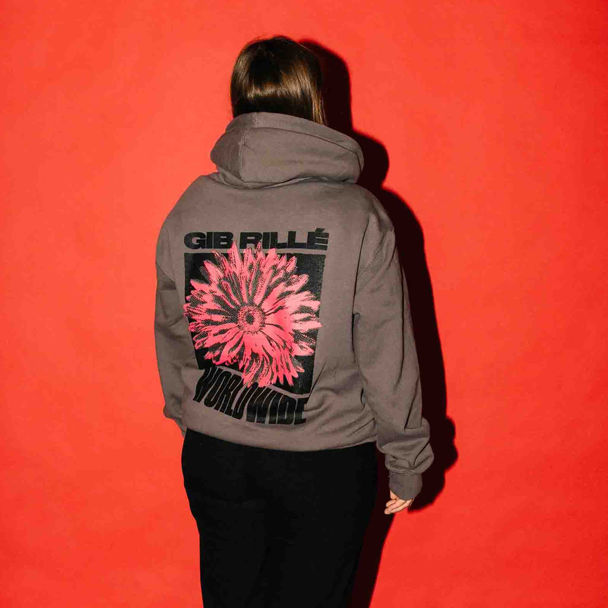 Gib Rillé Flower Pink Heavyweight Hoodie mit grafischem Backprint Rückenansicht Grauer Hoodie mit Pinker Blume