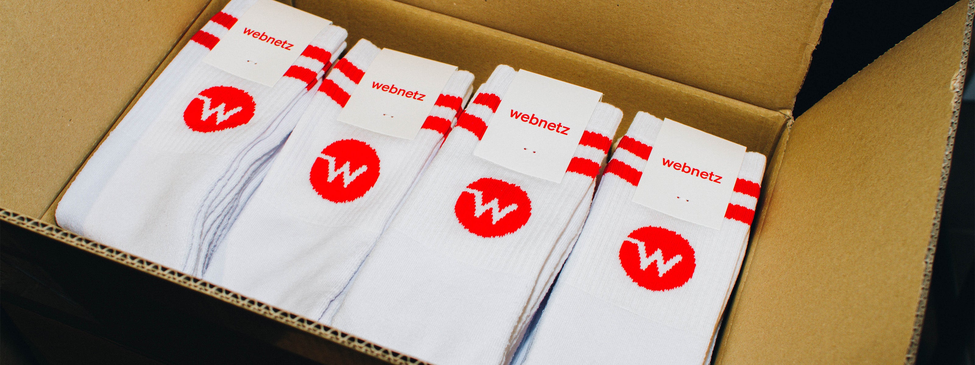 Socken produziert Lüneburg von Gib Rillé- Weiße Tennissocke mit Akzenten