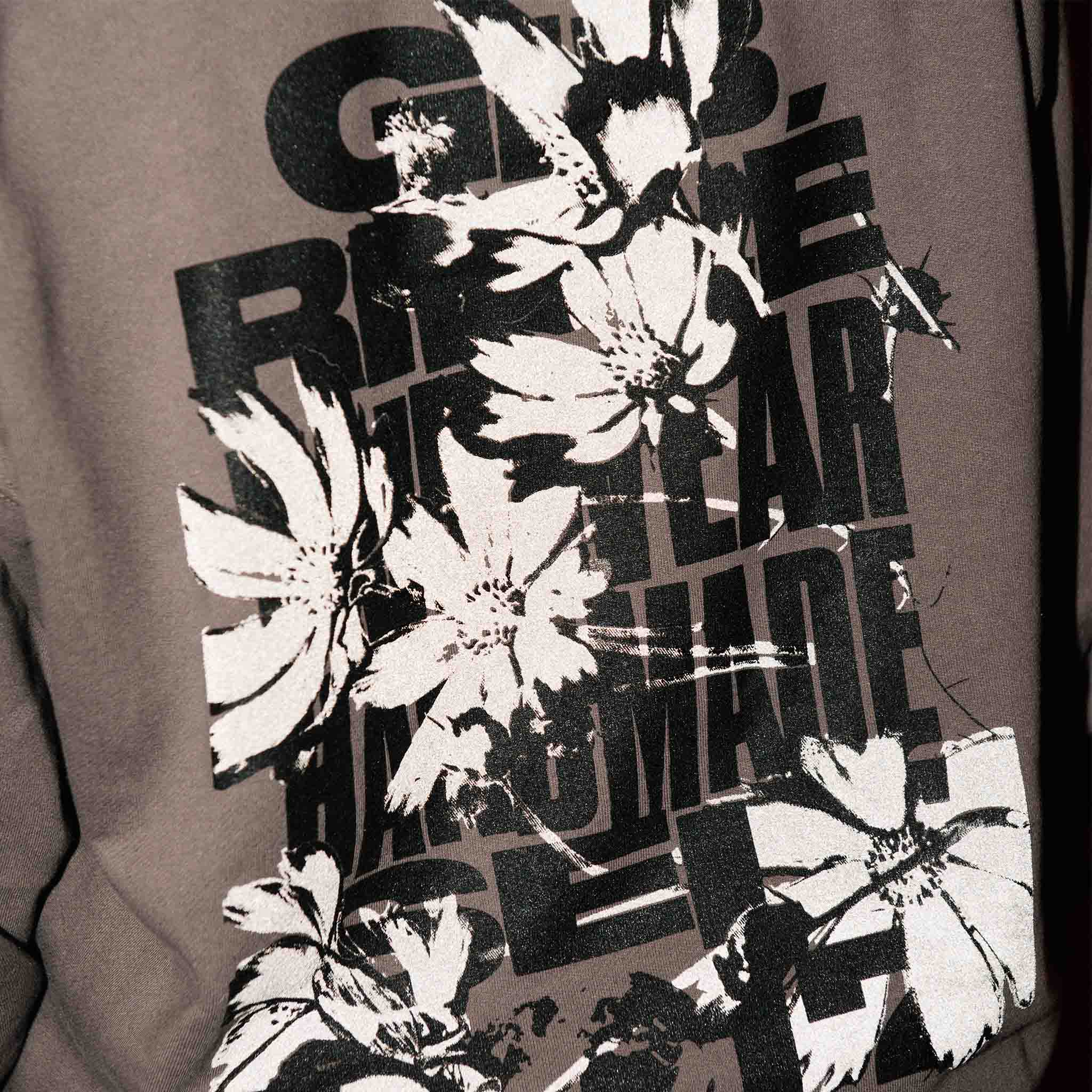 Gib Rillé reflective Hoodie Blossom in Dunkelgrau und grafischem Backprint mit reflektierendem Hoodie - Close-Up