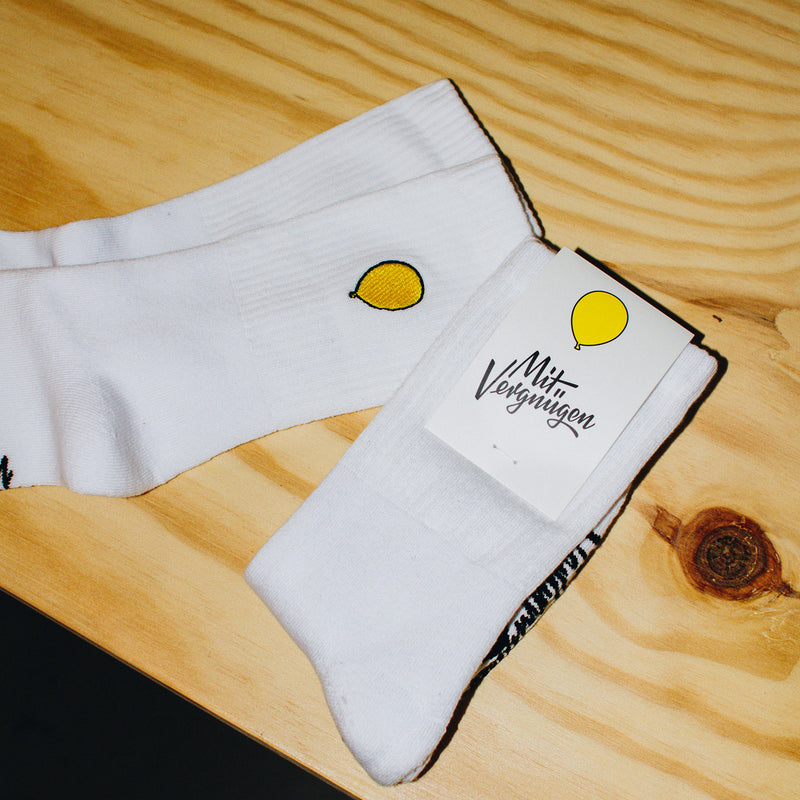 B2B-Tennissocken mit gewebtem Logo – personalisierte Socken von Gib Rillé für Vereine und Unternehmen für Mit Vergnügen mit Stickerei auf Socke