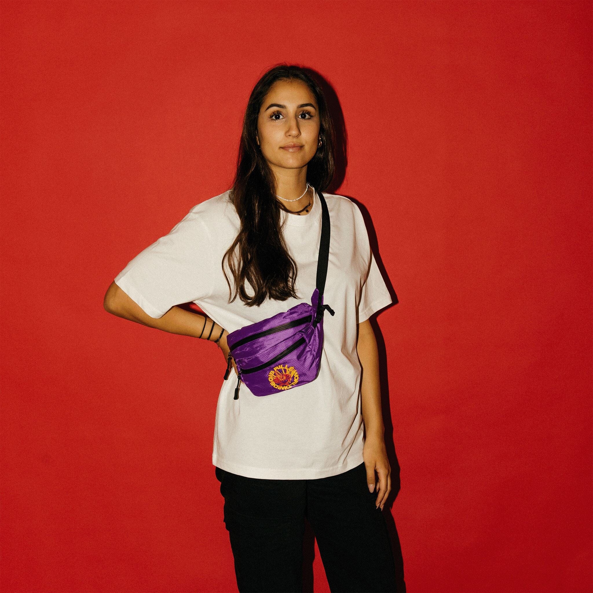 Gib Rillé Bauchtasche Waistbag Violet über die Schulter getragen Front-Ansicht